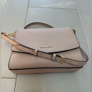 Micheal Kors Crossbody Bag